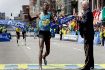 ماراتون بوسطن: الاثيوبي ديسيسا يحرز المركز الأول