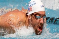 الاتحاد الدولي للسباحة يدعو فيلبس للمشاركة في بطولة ا