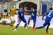 النصر يحتفظ بالصدارة والهلال يكتسح الاتحاد
