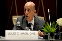 الاتحاد الدولي للسباحة يرد على مطالبات باخ بالشفافية