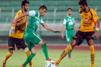 قمة حاسمة بين العربي والقادسية في الدوري الكويتي