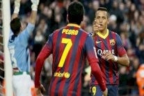 فينغر يعتمد على أليكسيس لإقناع بيدرو بالتوقيع لأرسنال