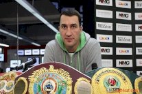 كليتشكو يسيطر على جينينغز ويبقى ملك الوزن الثقيل