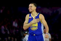 ستيفن كيري أفضل لاعب في الدور التمهيدي من الـNBA