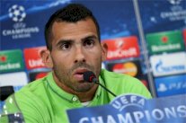 تيفيز: رونالدو صديقي وعندما تبدأ المباراة فنحن خصمان