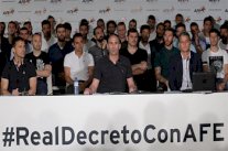 لاعبون من ريال مدريد وبرشلونة يهددون بالإضراب