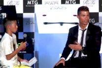 رونالدو يدافع عن طفل 