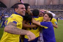 النصر يحتفل بلقب الدوري السعودي أمام الشباب