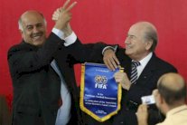 بلاتر يلتقي رئيسي الاتحادين الفلسطيني والإسرائيلي 