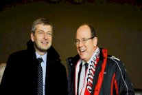 فريق الأمير ألبير يفوز على فريق الفورمولا 