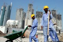 منظمة العفو تتهم قطر بعدم الوفاء بوعودها والدوحة ترد