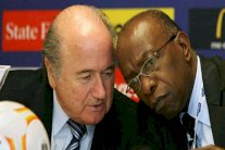 فضيحة الفيفا: اعتقال جاك وارنر ومثوله أمام القضاء