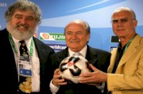 هل يكون بليزر الجاسوس الذي فتح ابواب الجحيم على فيفا؟