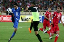 الهلال يستضيف بيروزي للتعويض في أجواء مشحونة