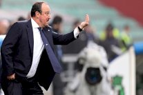 بينيتيز لتوديع نابولي ببطاقة دوري أبطال أوروبا