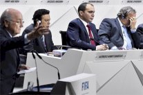 كرة القدم تجمع العالم وانتخابات فيفا تقسمه