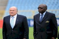 وارنر يستغل نفوذه وثروته لمنع تسليمه للقضاء الأميركي