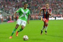 الإصابة تبعد البرازيلي لويز غوستافو عن 