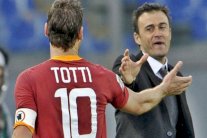 مدرب برشلونة يدعو قائد روما لحضور نهائي برلين 