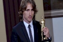  مودريتش يتمنى فوز برشلونة باللقب من أجل هذا اللاعب