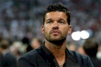 الألماني بالاك: ثلاثي هجوم برشلونة مثل مطربات الأوبرا