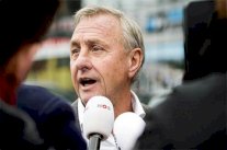 كرويف : ميسي قادر على فعل أمور لا يصدقها عقل