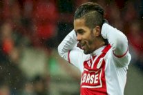 بنفيكا يضم المغربي كارسيلا لأربع سنوات