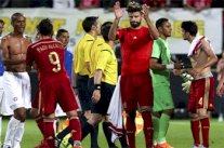 بيكيه يدافع عن نفسه ضد صافرات الاستهجان