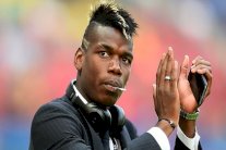 المدير الرياضي لبرشلونة يغازل بوغبا ويقدم له نصيحة