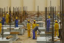 نظام الكفالة للعمال قد يواجه مزيداً من التأخير في قطر