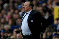 ريال مدريد يطالب بينيتيز بتقليل وزنه قبل بداية الموسم