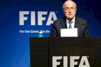 بلاتر يستعين بمحامي أميركي كبير لإنقاذه من تهم الفساد