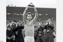 وفاة أسطورة الكرة التشيكية ماسوبوست عن 84 عاماً