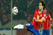 الوحدة يعيد التشيلي فالديفيا إلى الدوري الإماراتي