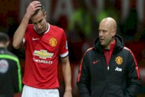 رغبة فان بيرسي باللعب أساسياً تدفع روما لمحاولة خطفه