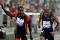 منافسة مثيرة بين غاتلين وغاي وباول في 100 م 