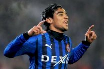 الفنزويلي فارغاس إلى ايك أثينا اليوناني