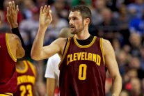 كيفن لوف يوقع عقداً جديداً مع كليفلاند لخمس سنوات