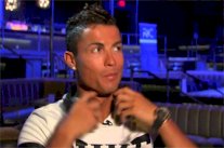 رونالدو ينفجر في وجه صحفي بسبب سيرجيو راموس 