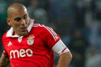 الأوروغوياني بيريرا من بنفيكا إلى غريمه بورتو