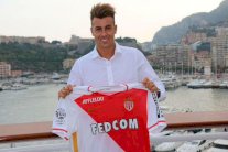 ميلان يعير الشعراوي إلى موناكو مع خيار شراء عقده 