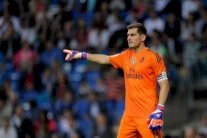 ريال مدريد يعلن انتقال حارسه كاسياس إلى بورتو