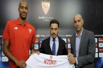 إشبيلية يضم الفرنسي نزونزي من ستوك سيتي