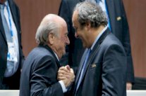 الطريق أمام بلاتيني لخلافة بلاتر أصبح سالكاً