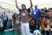 رونالدينيو يريد إحراز الدوري البرازيلي مع فلوميننزي