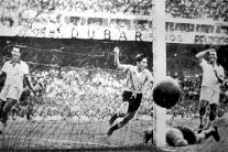 رحيل الأوروغوياني غيغيا 