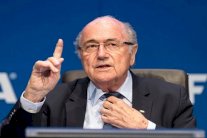 بلاتر يفعلها ويقرر بأنه حان الوقت للتخلي عن 