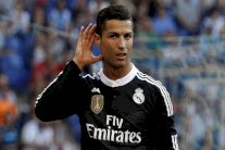 باريس سان جيرمان ينفي تقديم عرض خيالي لضم رونالدو