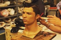 كريستيانو رونالدو يحصل على تمثاله الثالث 