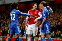 درع المجتمع: أرسنال يختبر قدراته التنافسية أمام تشلسي